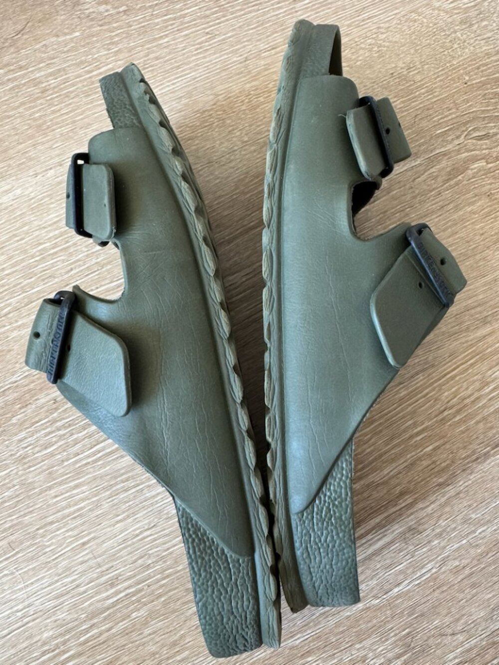 BRAND NEW Birkenstock Green Arizona Sandals in Size 43 - Picture 11 of 11